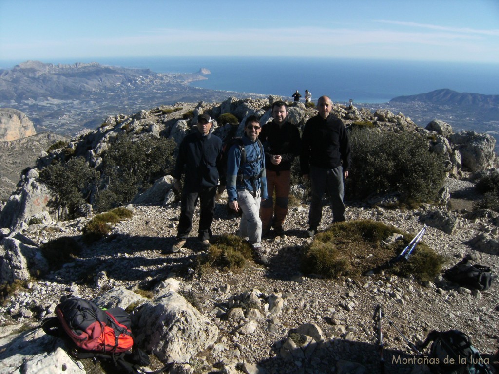 José, Jesús, Joaquín y Vicente en la cima del Puig Campana, 1.409 mts.